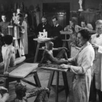 Bildhauerklasse an der Académie Ranson, wohl 1930er Jahre. Quelle: https://oneartyminute.com/lexique-artistique/academie-ranson