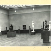 Saalaufnahme anlässlich der Jubiläums-Ausstellung „Otto Roos“ in der Kunsthalle Basel, Februar-März 1938. Foto: Album Roos (Nachlass Otto Roos, Depositum Riehen Gemeindearchiv)