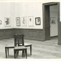 Saalaufnahme anlässlich der „Gedächtnis-Ausstellung Otto Roos (1887-1945)“ in der Kunsthalle Basel, September-Oktober 1945. Foto: Album Roos (Nachlass Otto Roos, Depositum Riehen Gemeindearchiv)